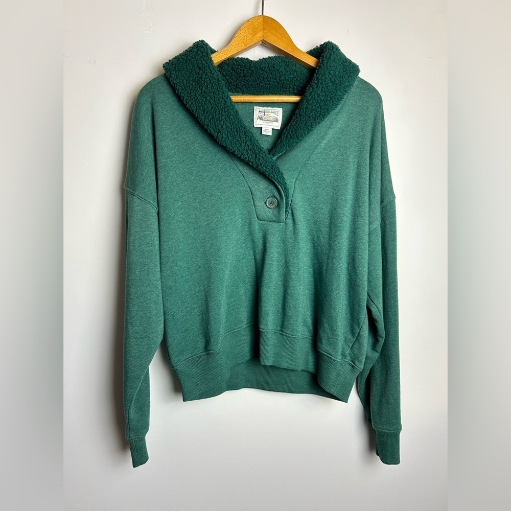 American Eagle Sweater M Faux Fur Neck Pullover Fleece Green Neutral Long Sleeve